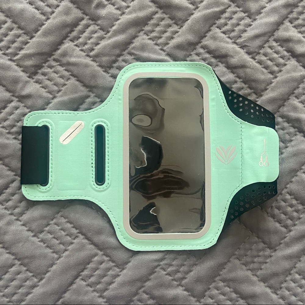 ✨5/$15✨ Workout armband holder